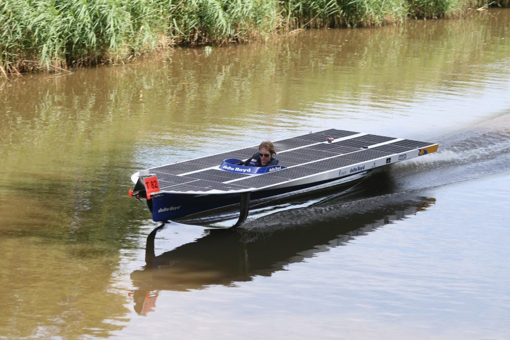2010 solar boat